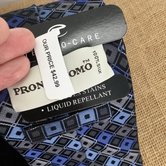 Pronto Uomo Men’s Geometric Patter Tie NWT - Picture 7 of 8